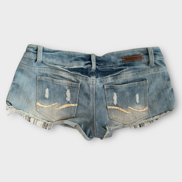 Almost Famous Cutoff Denim Jean Shorts - Picture 2 of 5